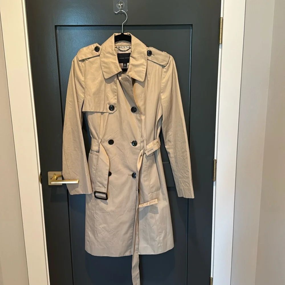 Banana Republic Trench Coat with Belt Size M-EUC